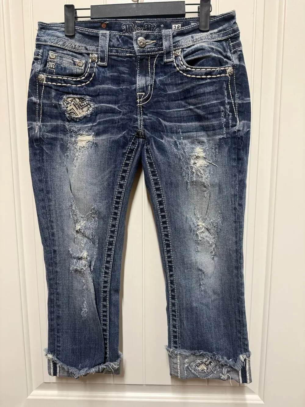 Miss Me Distressed Jeans Signature Cropped Size 28